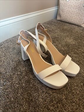 Dream Paris Classic Women’s Cream Block Heel Sandals